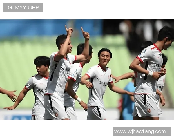 城南一和迎战水原全力争胜展现球队实力与斗志 城南一和迎战水原全力争胜展现球队实力与斗志